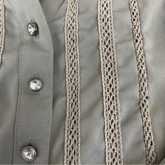 BKE Gray Sheer Silky Henley Tunic Sz S Embellished Gem Buttons Crochet Insets - Picture 7 of 13
